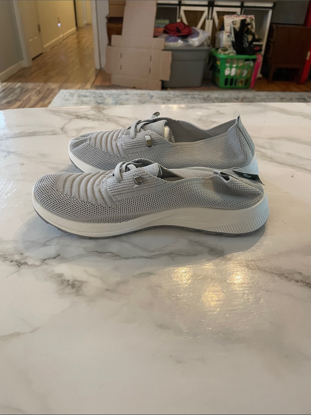 Sonorous shoes - Picture 2 of 3